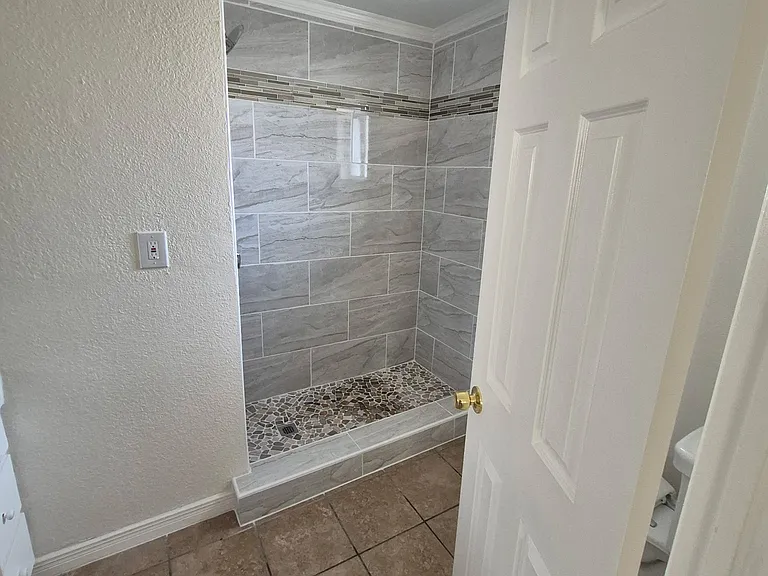 6644 Mariposa Dr — Photo 37