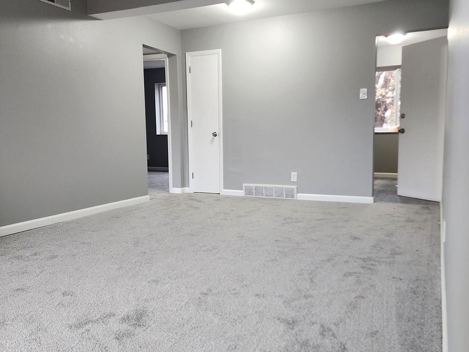1st image of 729 Thompson Dr #1F