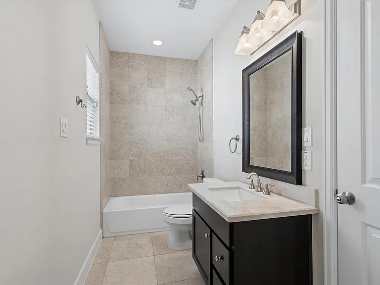 814 W 26th St #A — Photo 10
