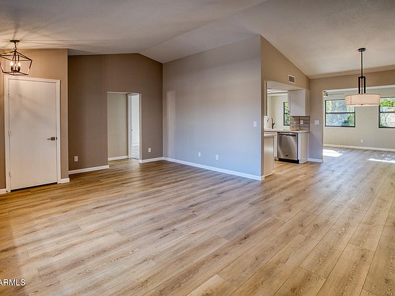 3rd image of 2511 LEISURE WORLD --