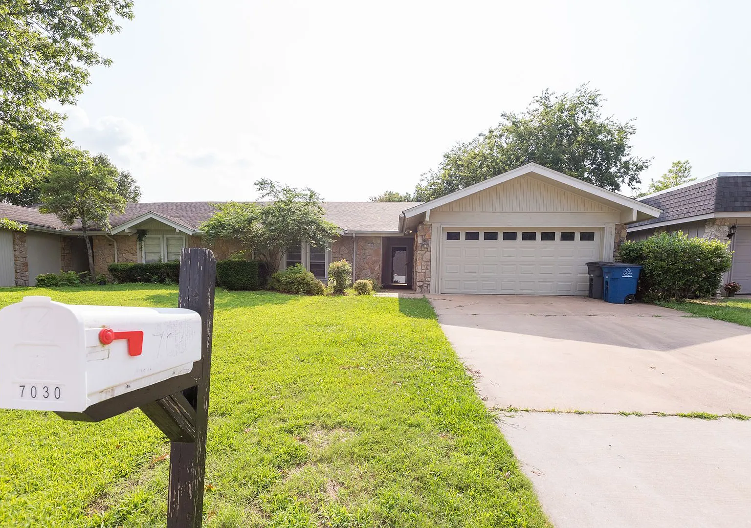 3 Bed | 2 Bath in South Tulsa! — Photo 2