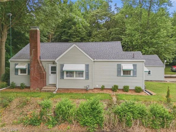 7676 Justus Ave SW, Navarre, OH 44662