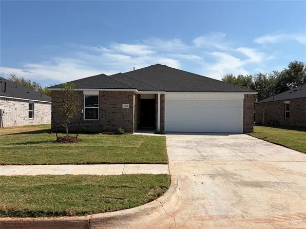2132 Cedar Creek Ave, Yukon, OK 73099