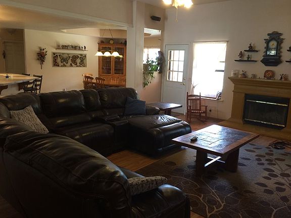 Living Room - Fireplace