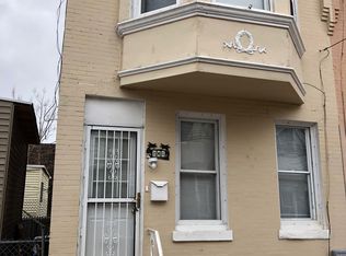 808 W Schiller St, Philadelphia, PA 19140