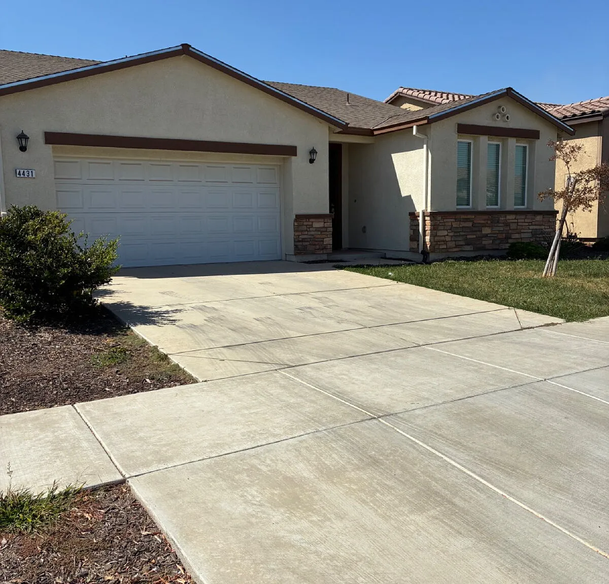 4 bed, 3.0 bath, 1745 sqft, $2,300 — Photo 3