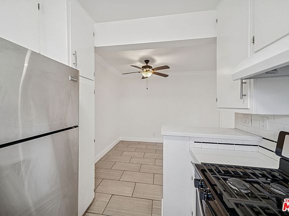 3rd image of 1215 N Hayworth Ave #104