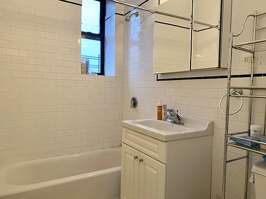 Rented by Highline Residential | media 10