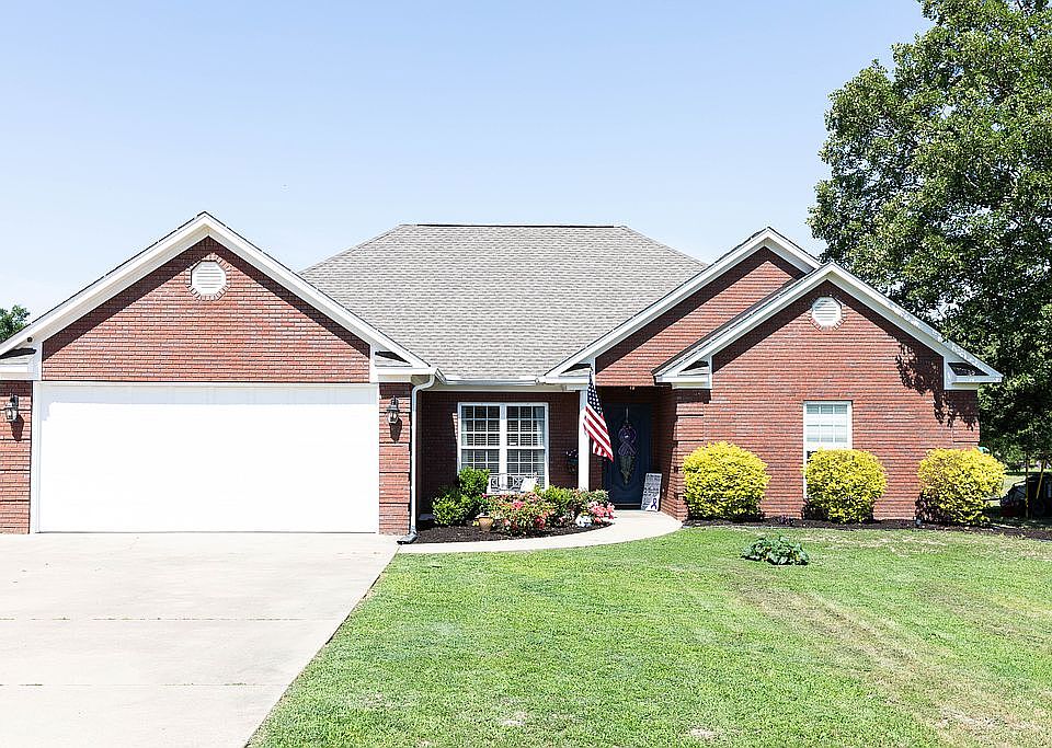 1st image of 61 McKenzie Dr