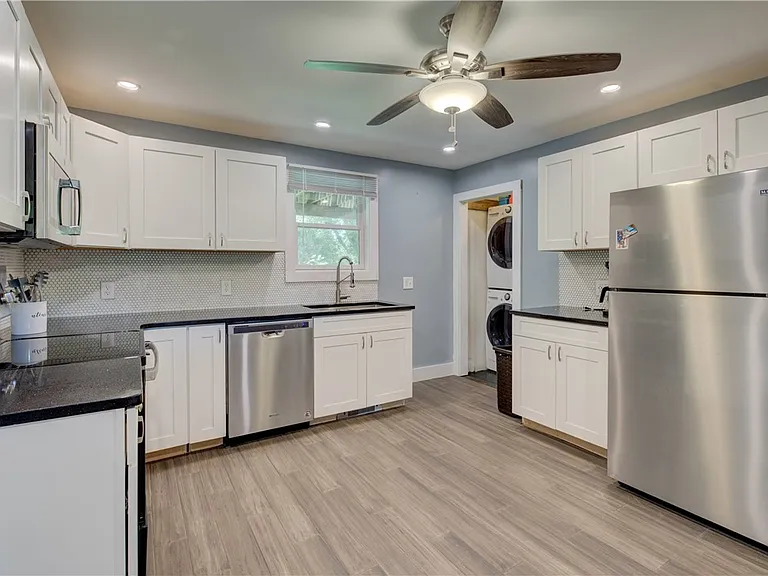 535 Ten Rod Rd #B — Photo 10