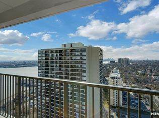 6 Horizon Rd APT 2602, Fort Lee, NJ 07024