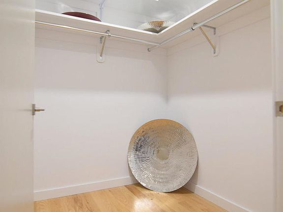 5th image of 640 W 238th St APT 4