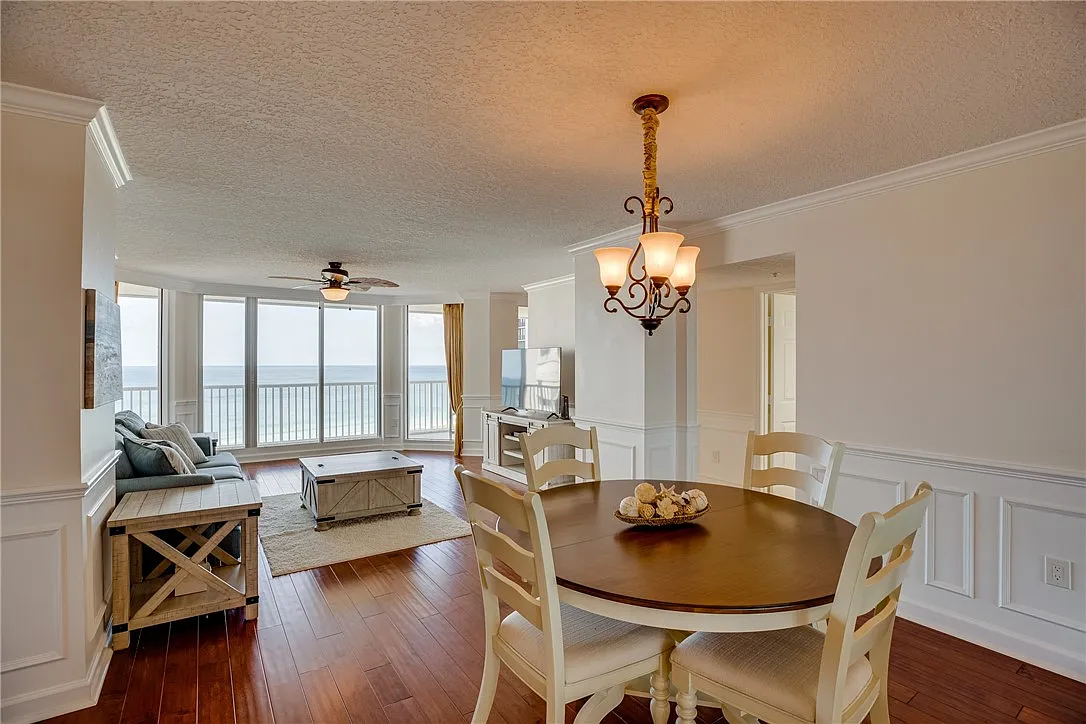 2 bed, 2.0 bath, 1276 sqft, $3,750 — Photo 3