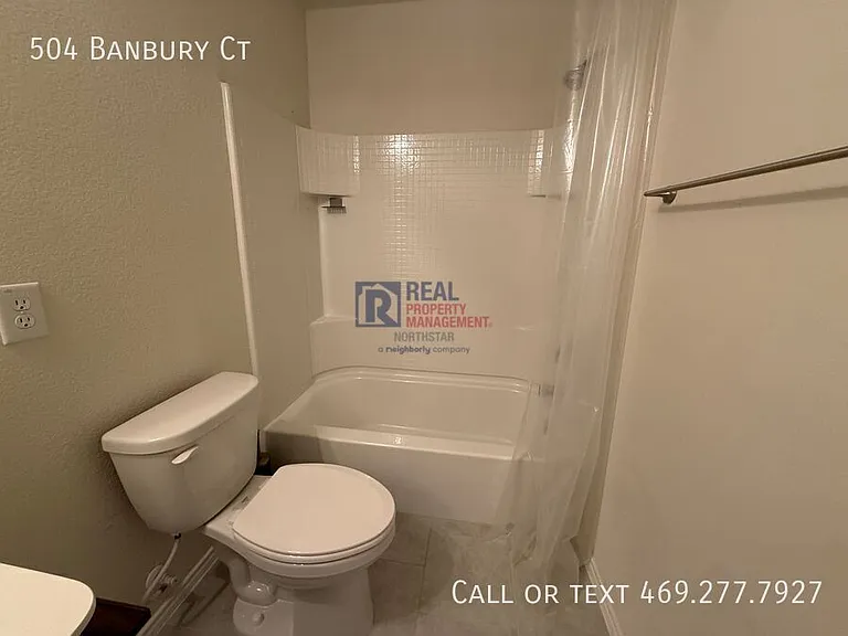 504 Banbury Ct — Photo 22