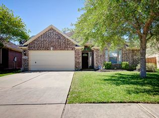4902 Chase Stone Dr, Bacliff, TX 77518