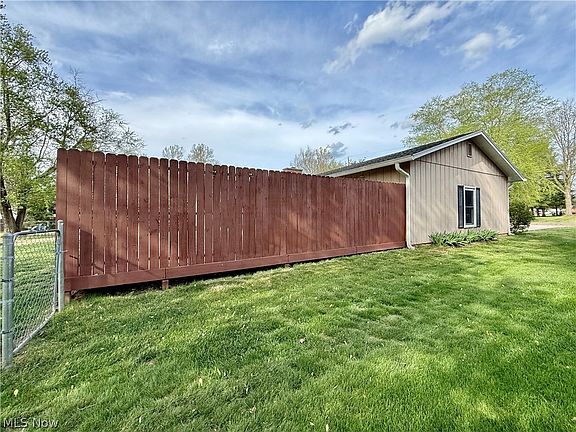 5th image of 307 Strecker Ln