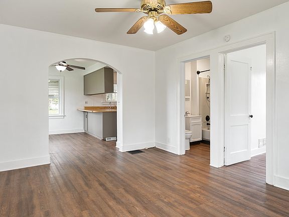 2nd image of 414 West St