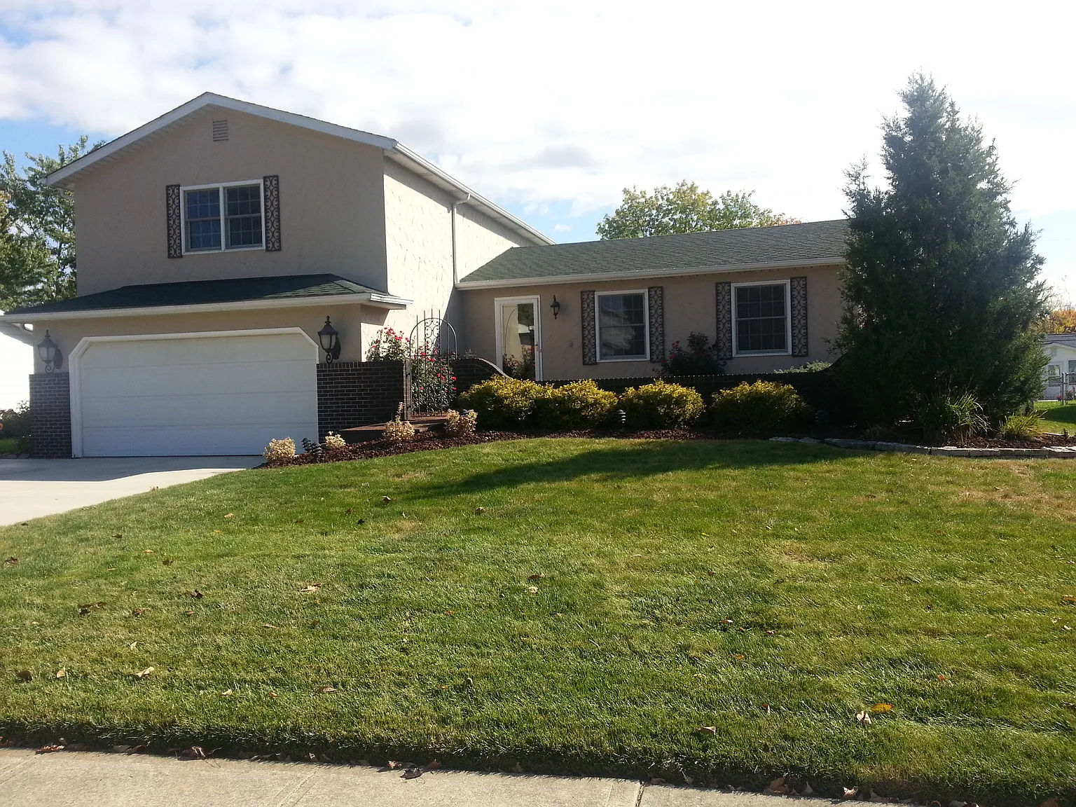 2744 Clark Dr photo 1