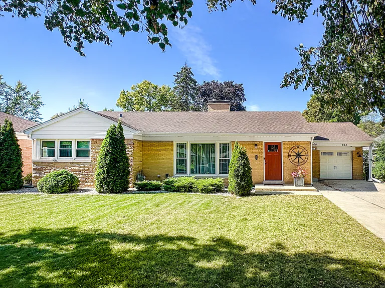 S Evergreen Ave — Photo 1