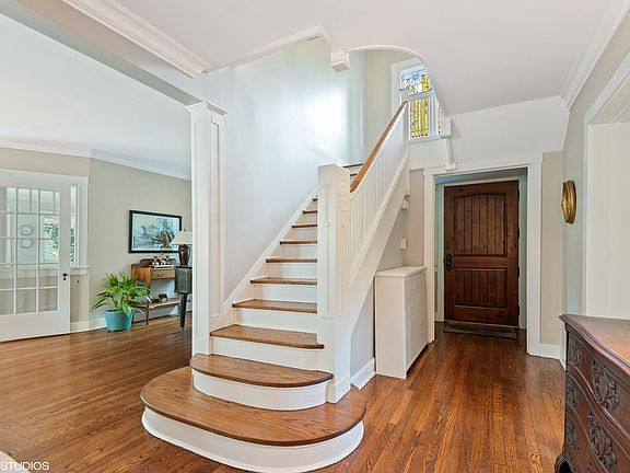 3rd image of 934 Elmwood Ave