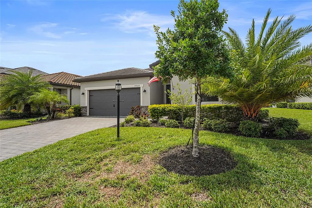 4 bed, 3.0 bath, 2016 sqft, $5,000 — Photo 4