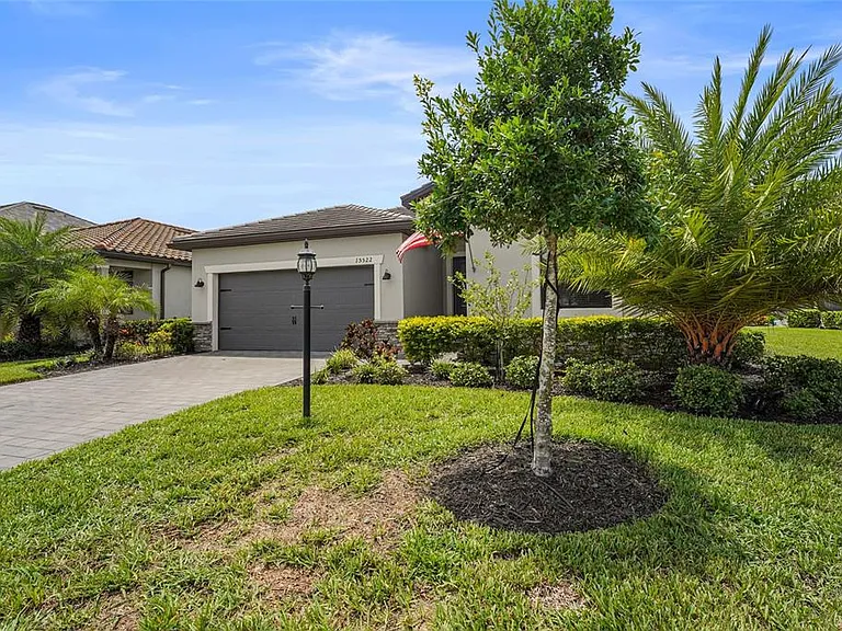15522 Islandwalk Ave — Photo 4