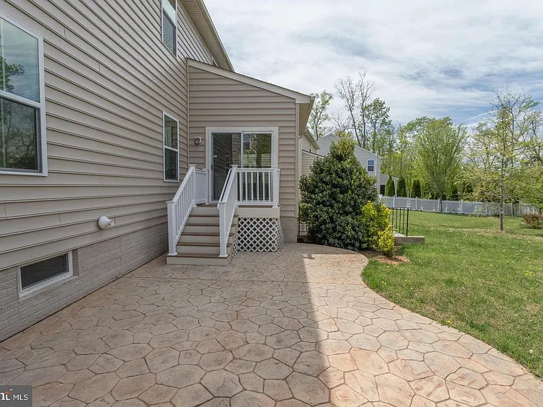 12760 Manor Hall Ct — Photo 45