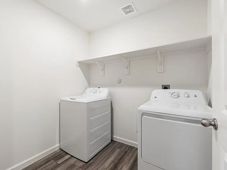 3603 Admiralty Dr — Photo 26