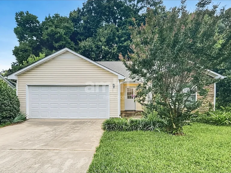 149 Waters Edge Dr — Photo 1