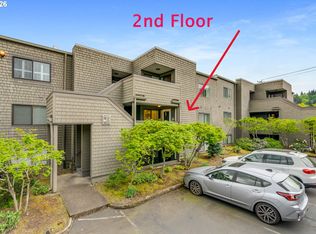 5624 S Riverside Ln APT 8, Portland, OR 97239
