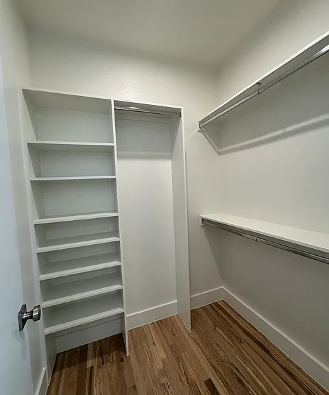 4th bedroom walk-in closet