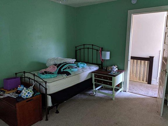 2nd bedroom on the 2nd floor