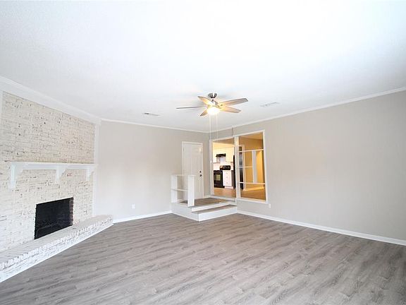 4th image of 13021 Mitchell Dr