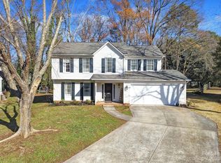 8608 Abbey Brook Ct, Charlotte, NC 28216