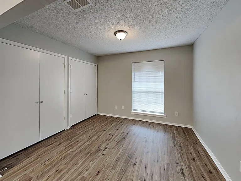 1349 Rutherford Dr — Photo 12
