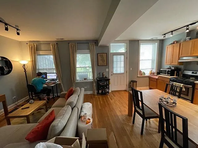 2543 W Wabansia Ave #1 — Photo 3