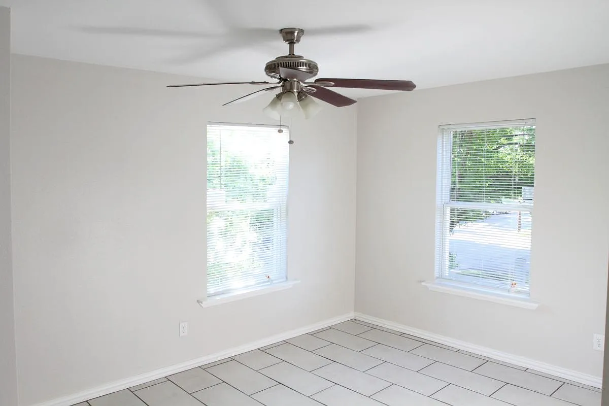 725 Cedar Hill Avenue — Photo 4