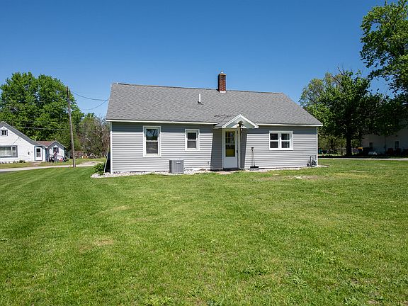 2nd image of 207 Arlington Ave