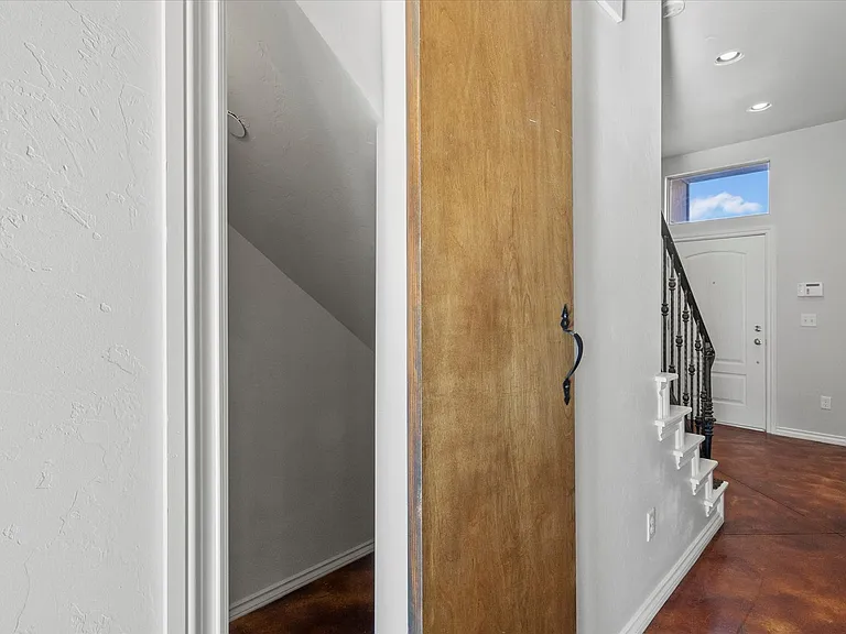 475 S Fretz Ave — Photo 26