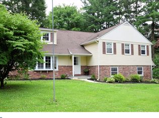 524 Walker Rd, Wayne, PA 19087