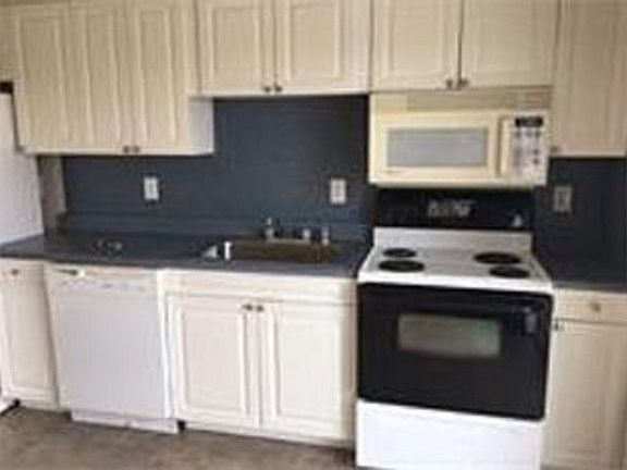 3rd image of 539 E Saint Clair St