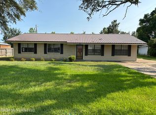 512 Rose Dr, Belzoni, MS 39038