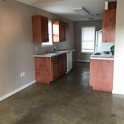 2nd image of 1007 Saratoga St