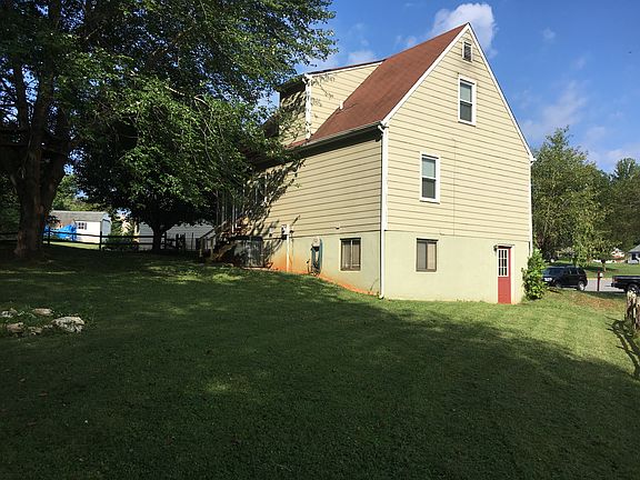 2nd image of 164 Cobblestone Dr
