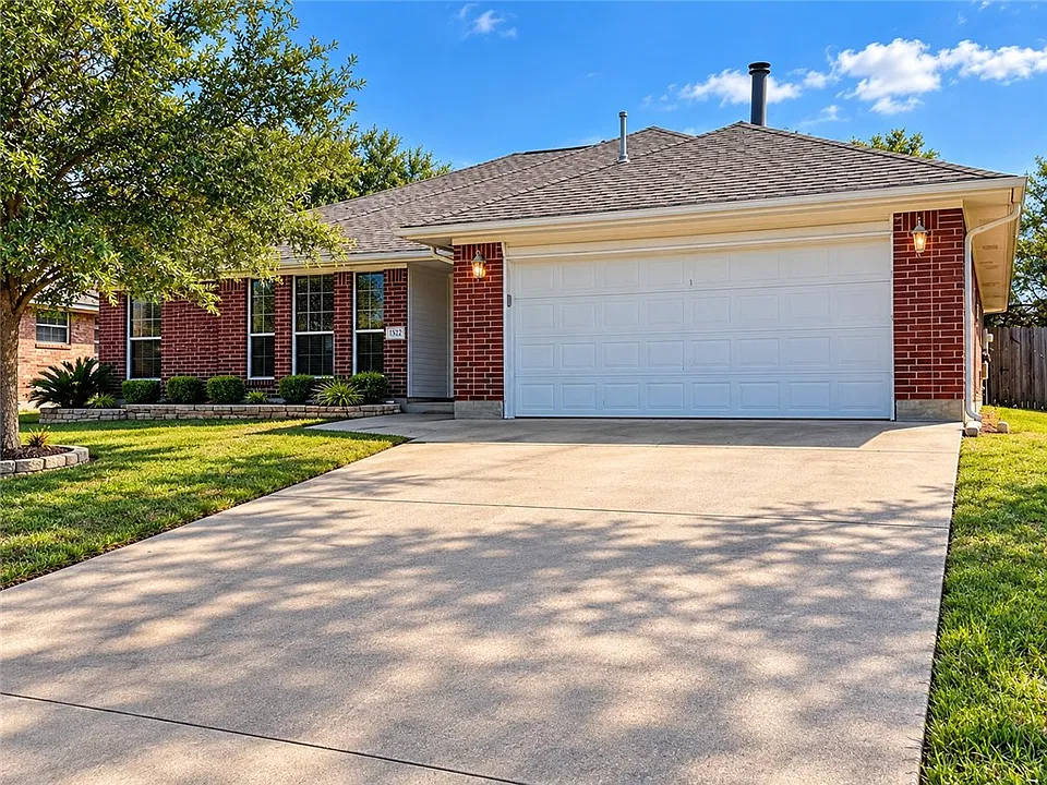 1522 Strasburg Cir