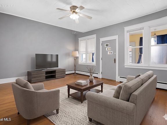 3rd image of 817 24th Street