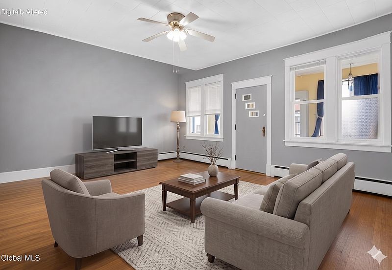 3rd image of 817 24th Street