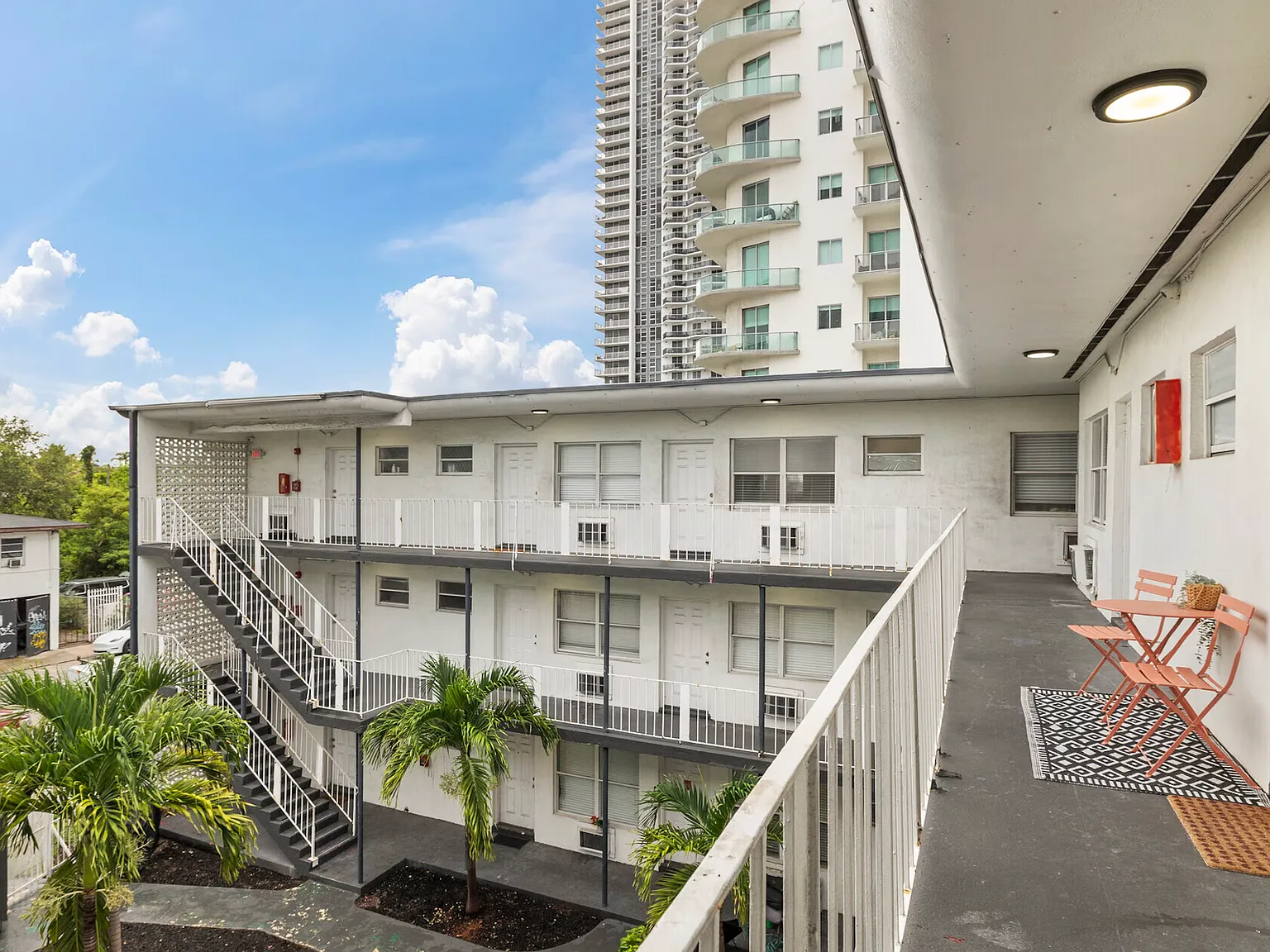 Brickell — Photo 2