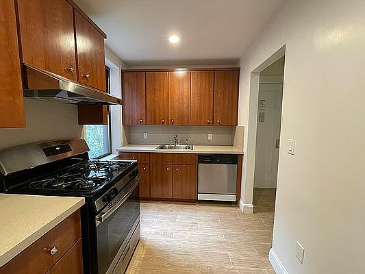 5th image of 6850 Burns St APT C3