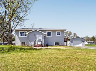 515 Columbus Ave, Cohasset, MN 55721